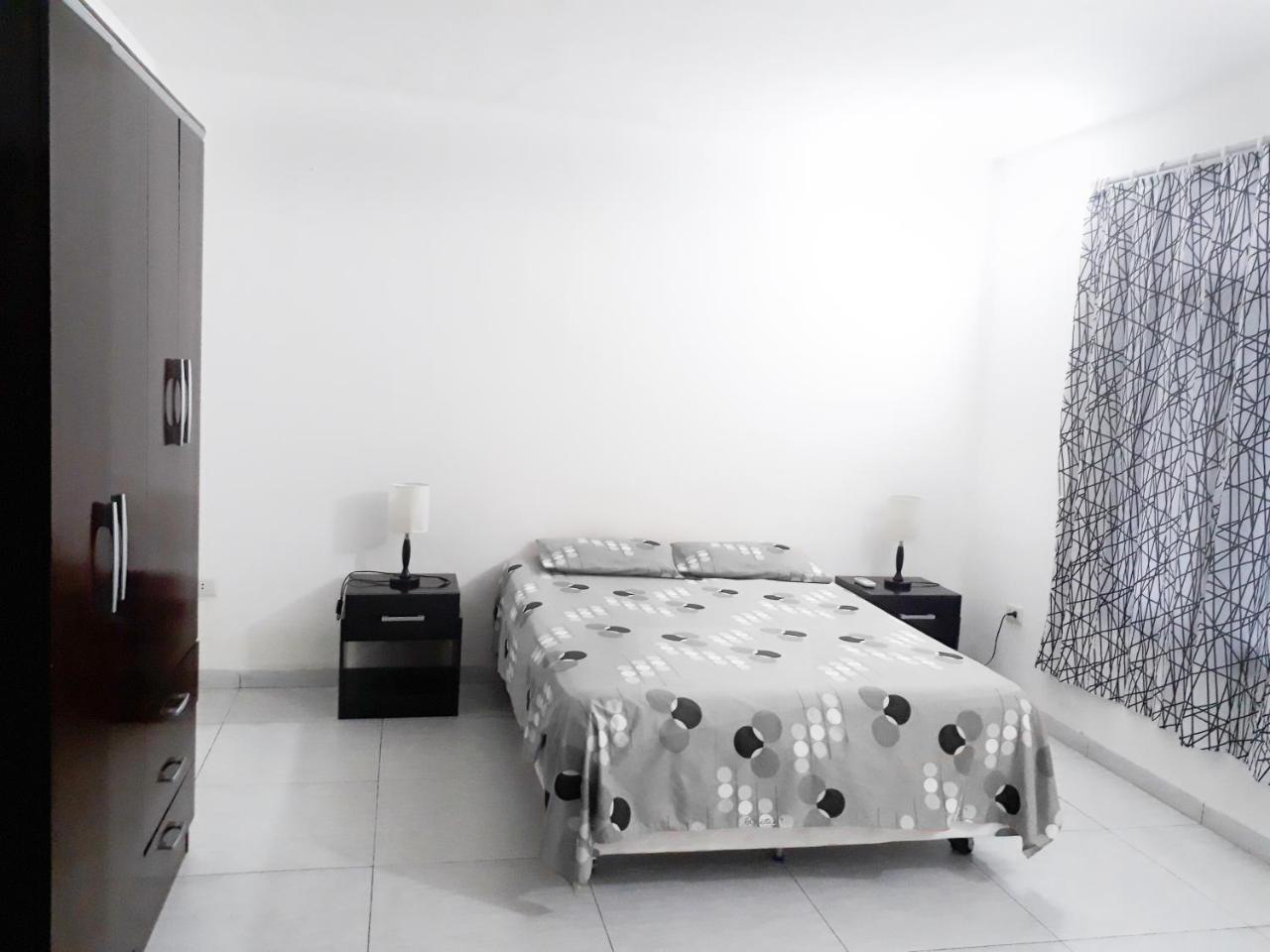 City Lodge Apart Санта-Крус-де-ла-Сьерра Экстерьер фото